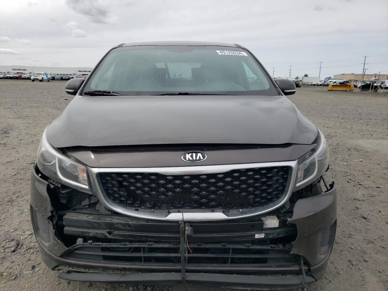 2017 KIA SEDONA LX - Image 5