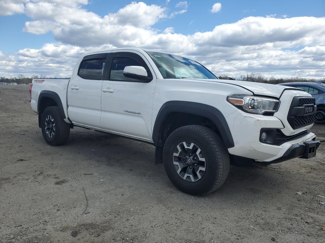 2017 TOYOTA TACOMA DOU - Фото 4