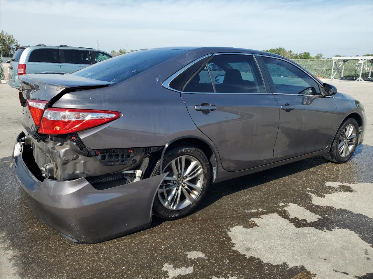 2016 TOYOTA CAMRY LE - Image 3