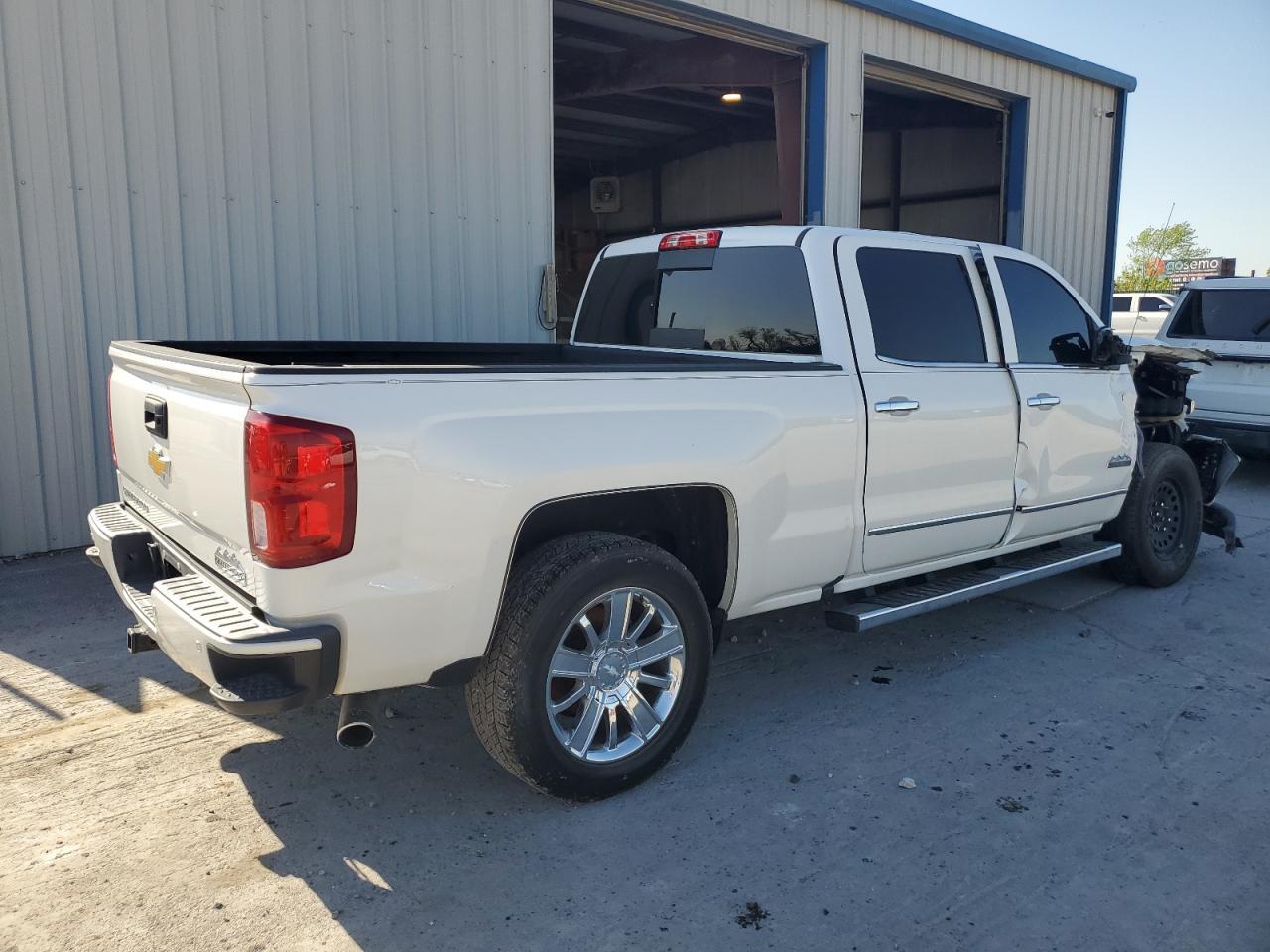 2018 CHEVROLET SILVERADO - Фото 3
