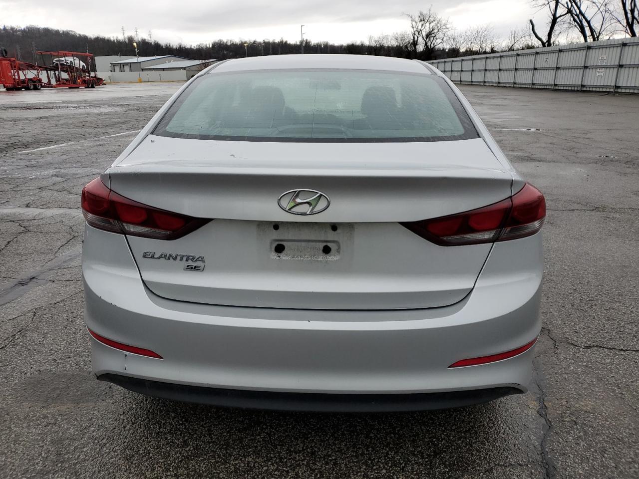 2018 HYUNDAI ELANTRA SE - Фото 6