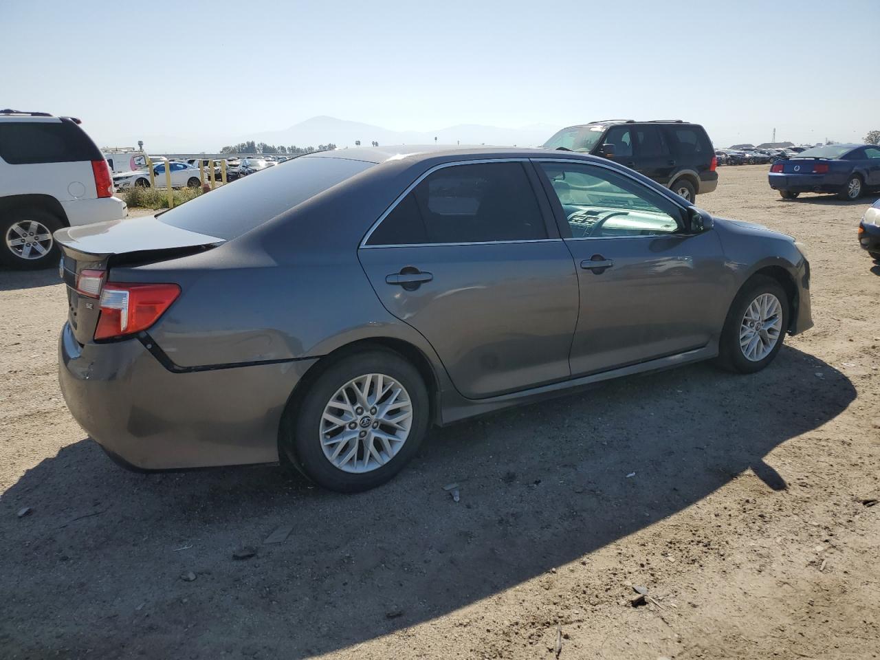2014 TOYOTA CAMRY L - Image 3