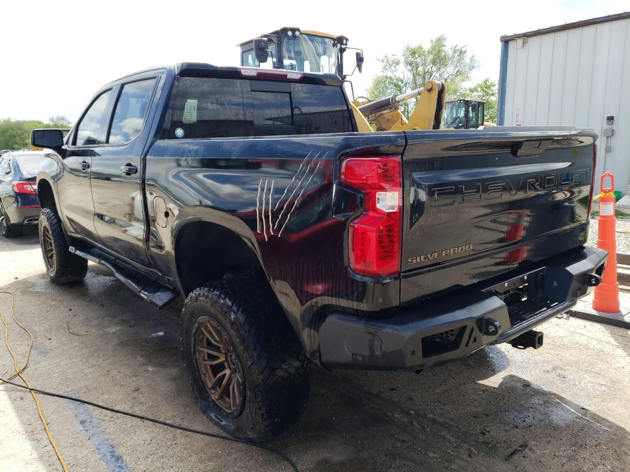 2019 CHEVROLET SILVERADO - Фото 2