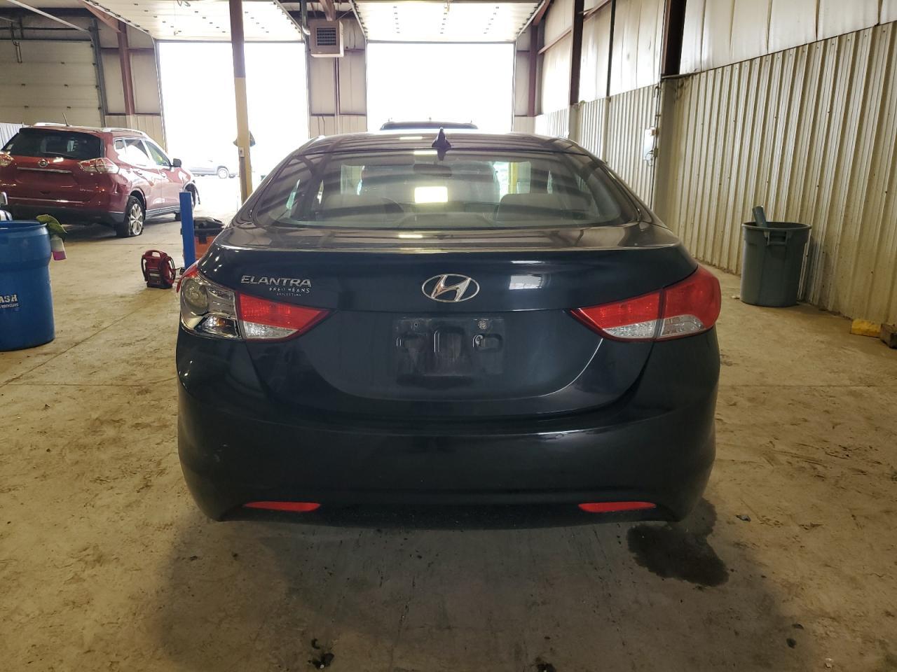 2013 HYUNDAI ELANTRA GL - Image 6
