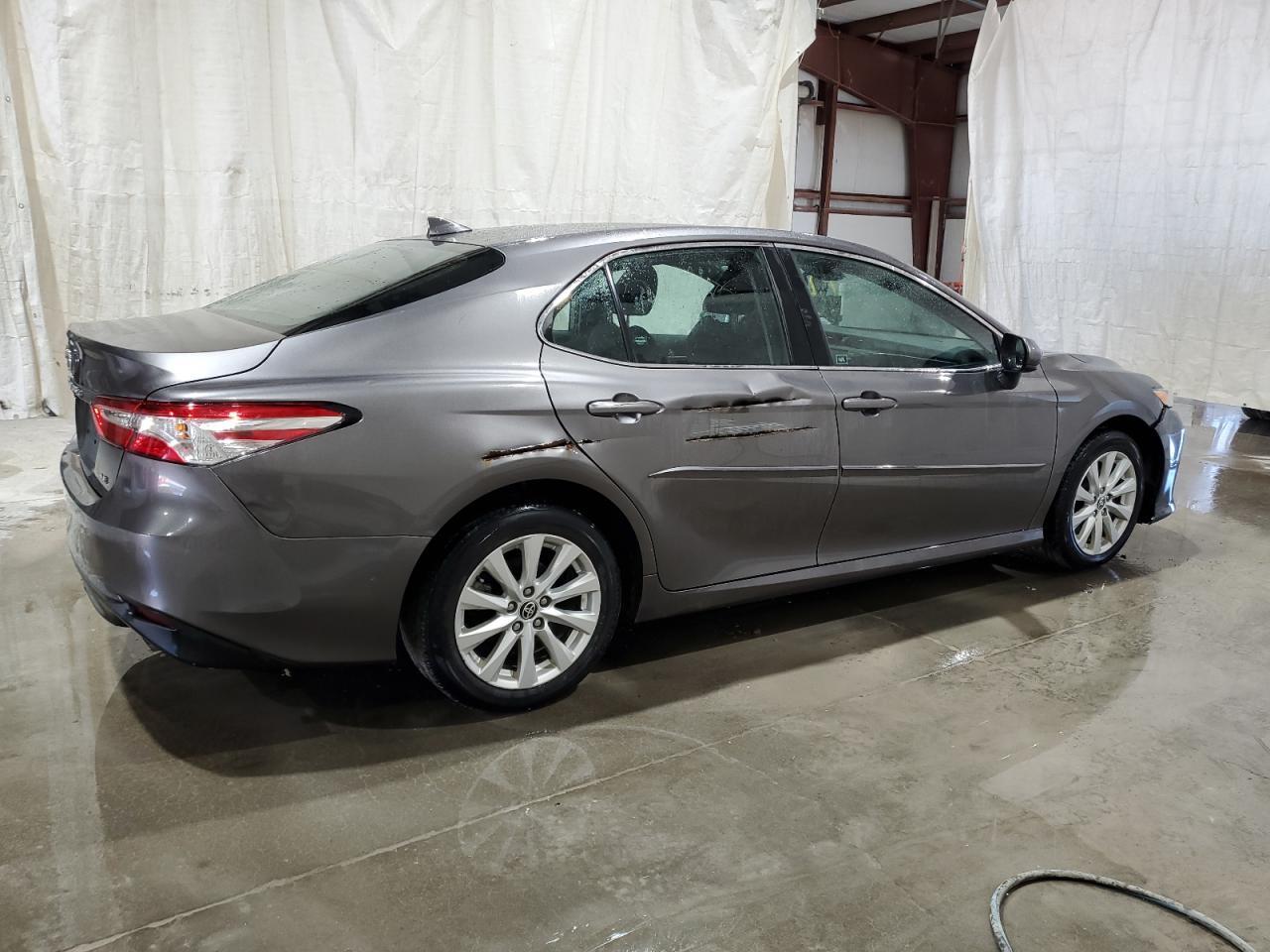 2020 TOYOTA CAMRY LE - Фото 3