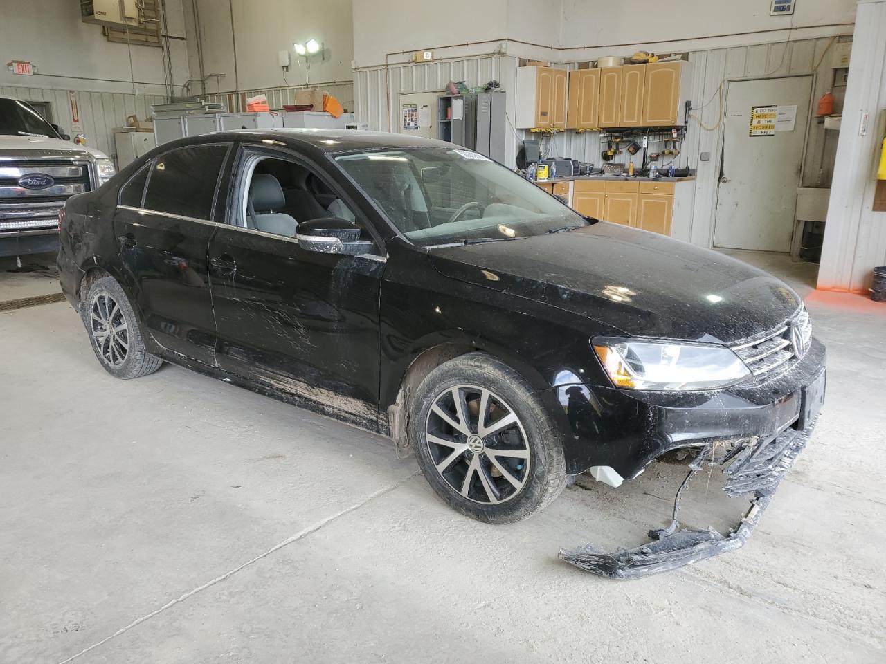 2017 VOLKSWAGEN JETTA SE - Image 4