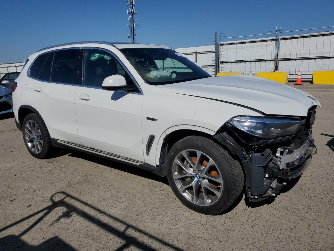 2023 BMW X5 XDRIVE4 - Image 4