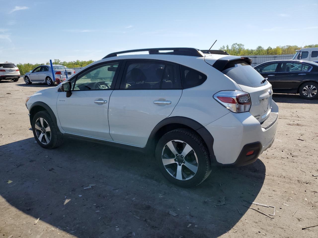 2015 SUBARU XV CROSSTR - Image 2