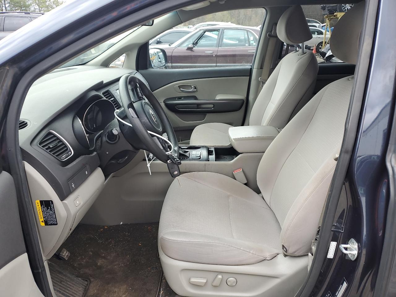 2017 KIA SEDONA LX - Image 7
