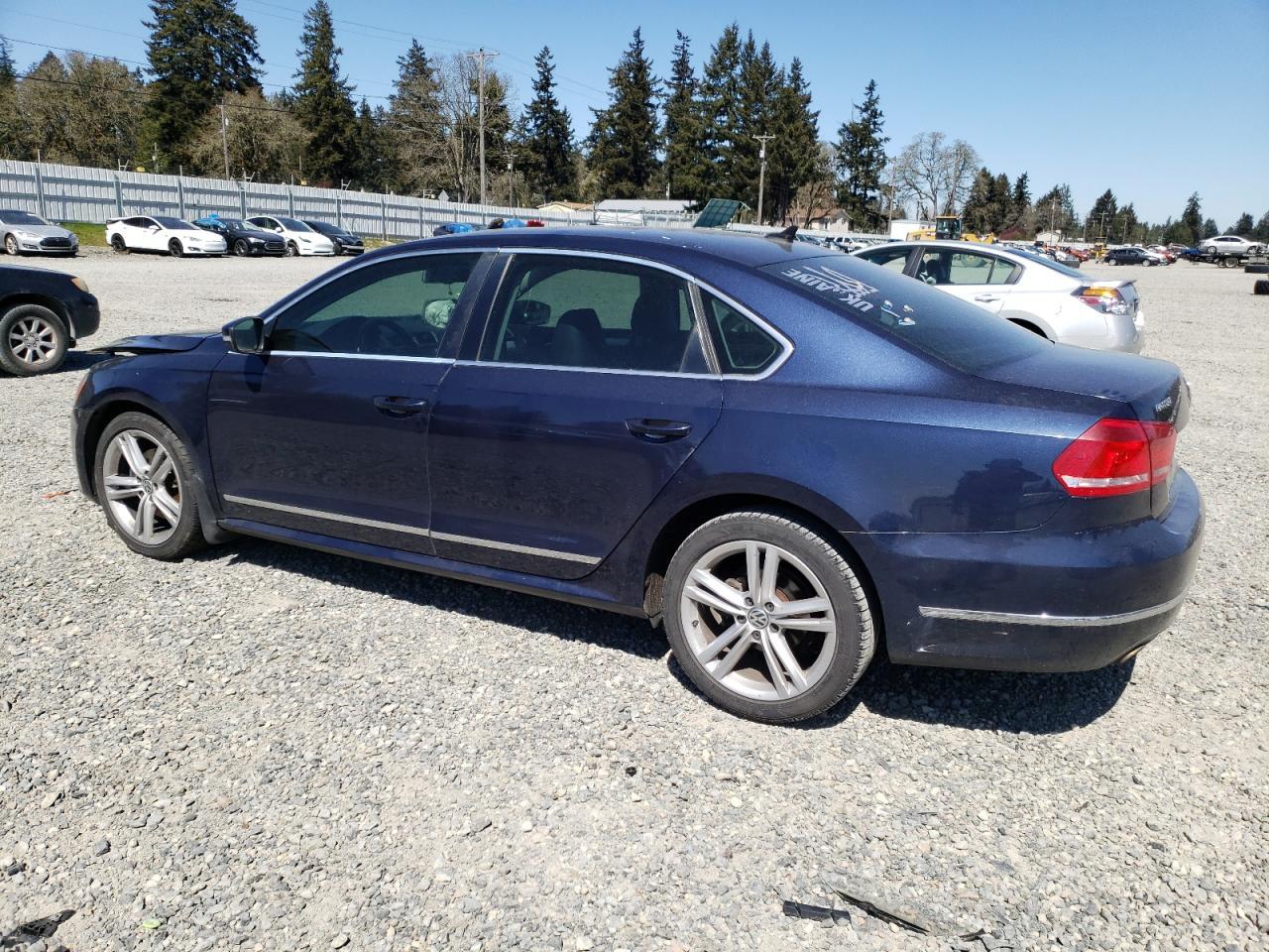 2013 VOLKSWAGEN PASSAT SE - Image 2