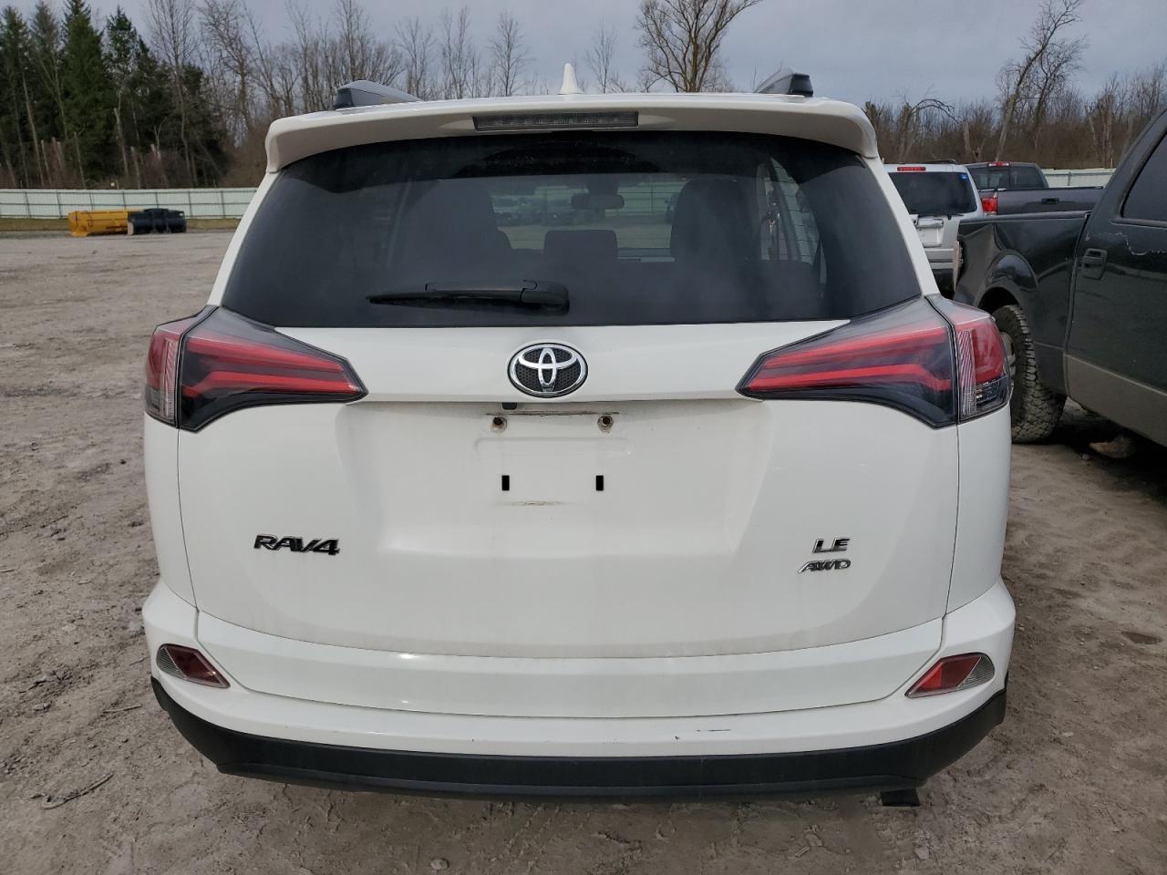 2017 TOYOTA RAV4 LE - Image 6