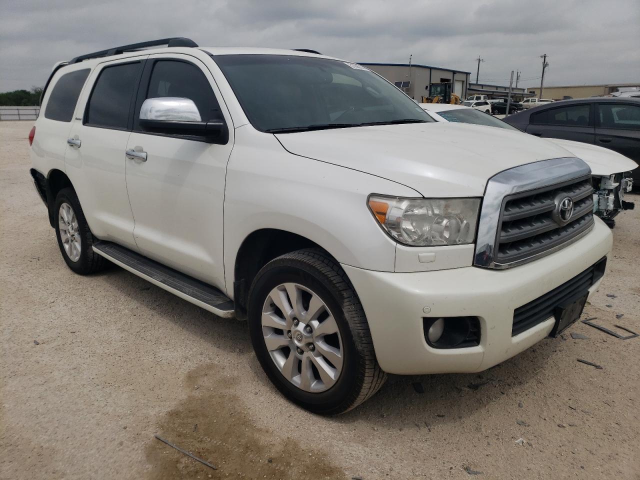 2016 TOYOTA SEQUOIA PL - Image 4