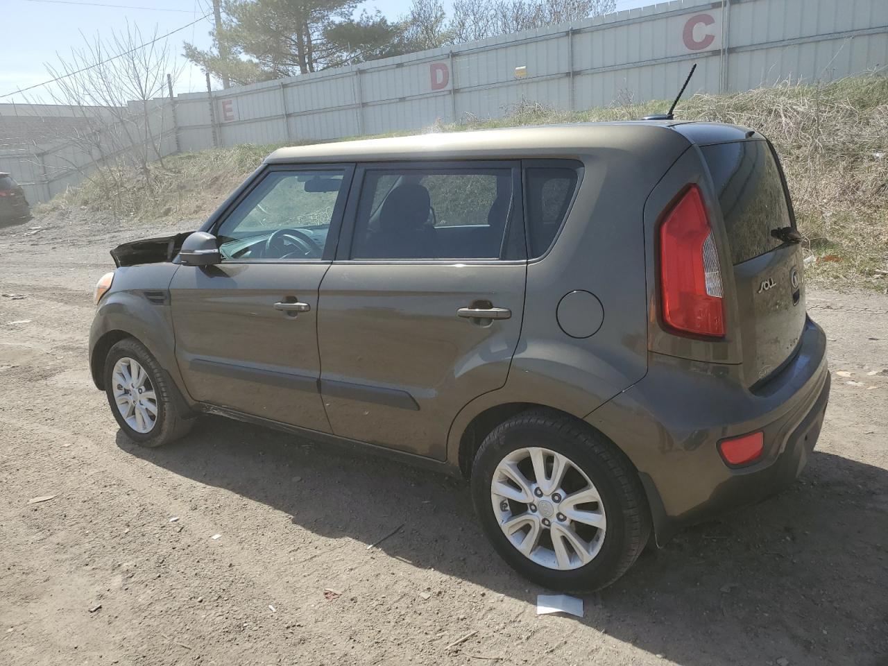 2013 KIA SOUL + - Image 2