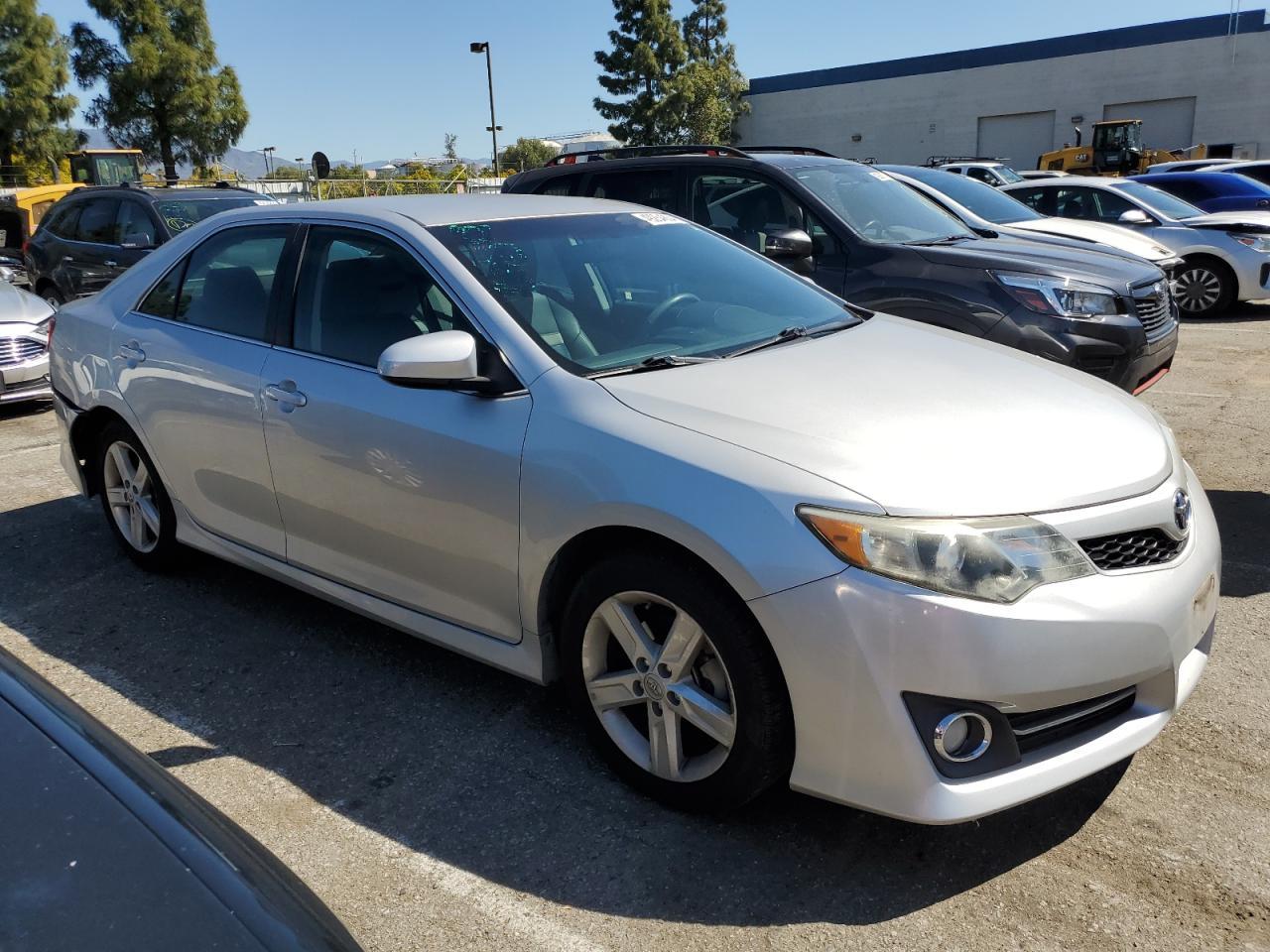 2013 TOYOTA CAMRY L - Фото 4