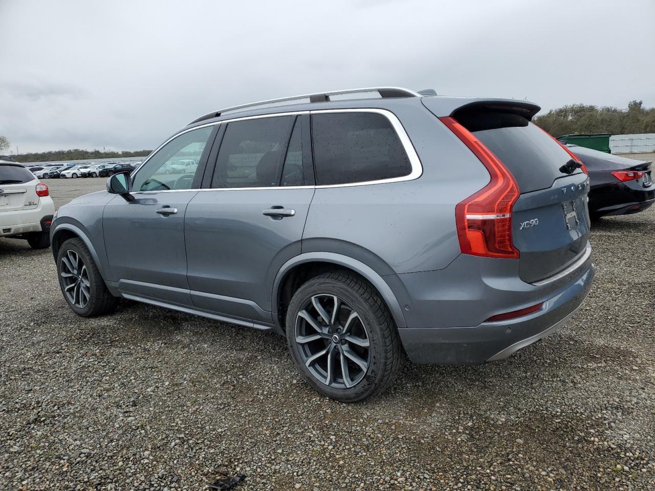 2016 VOLVO XC90 T6 - Фото 2