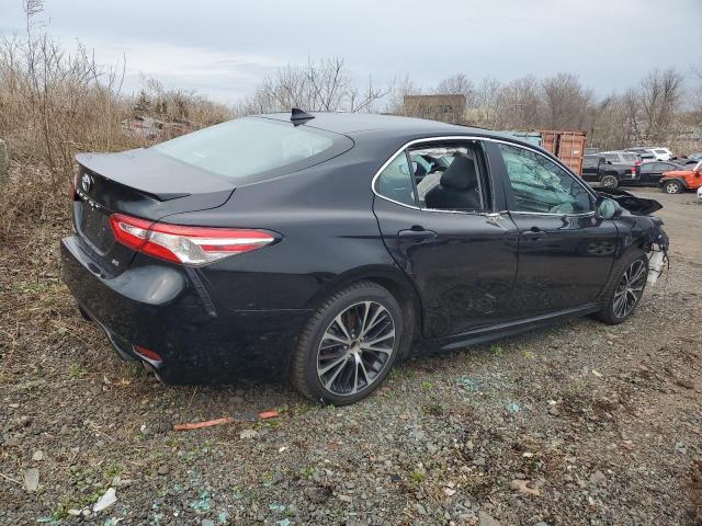 2020 Toyota Camry Se - Фото 3