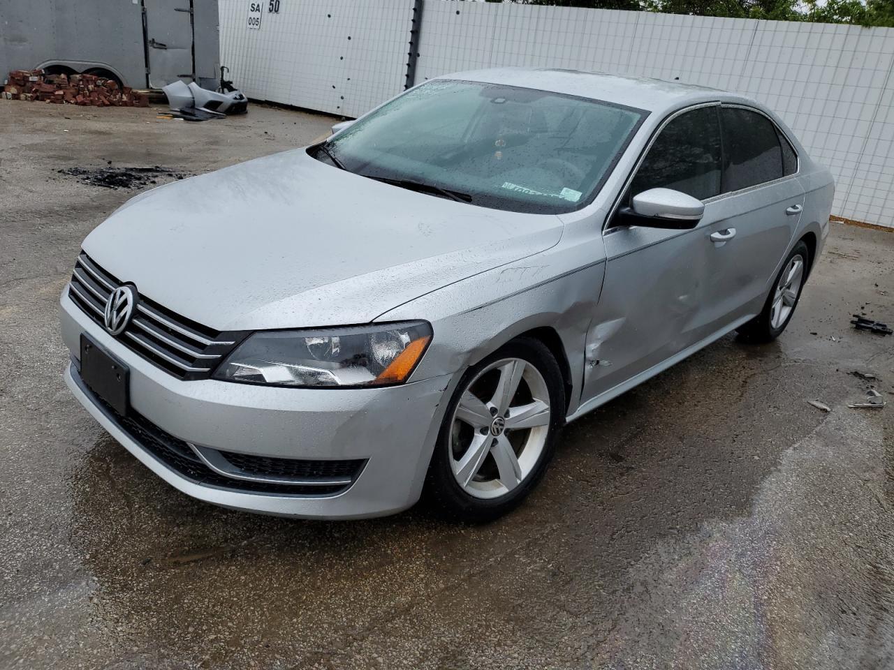 2014 VOLKSWAGEN PASSAT SE car image