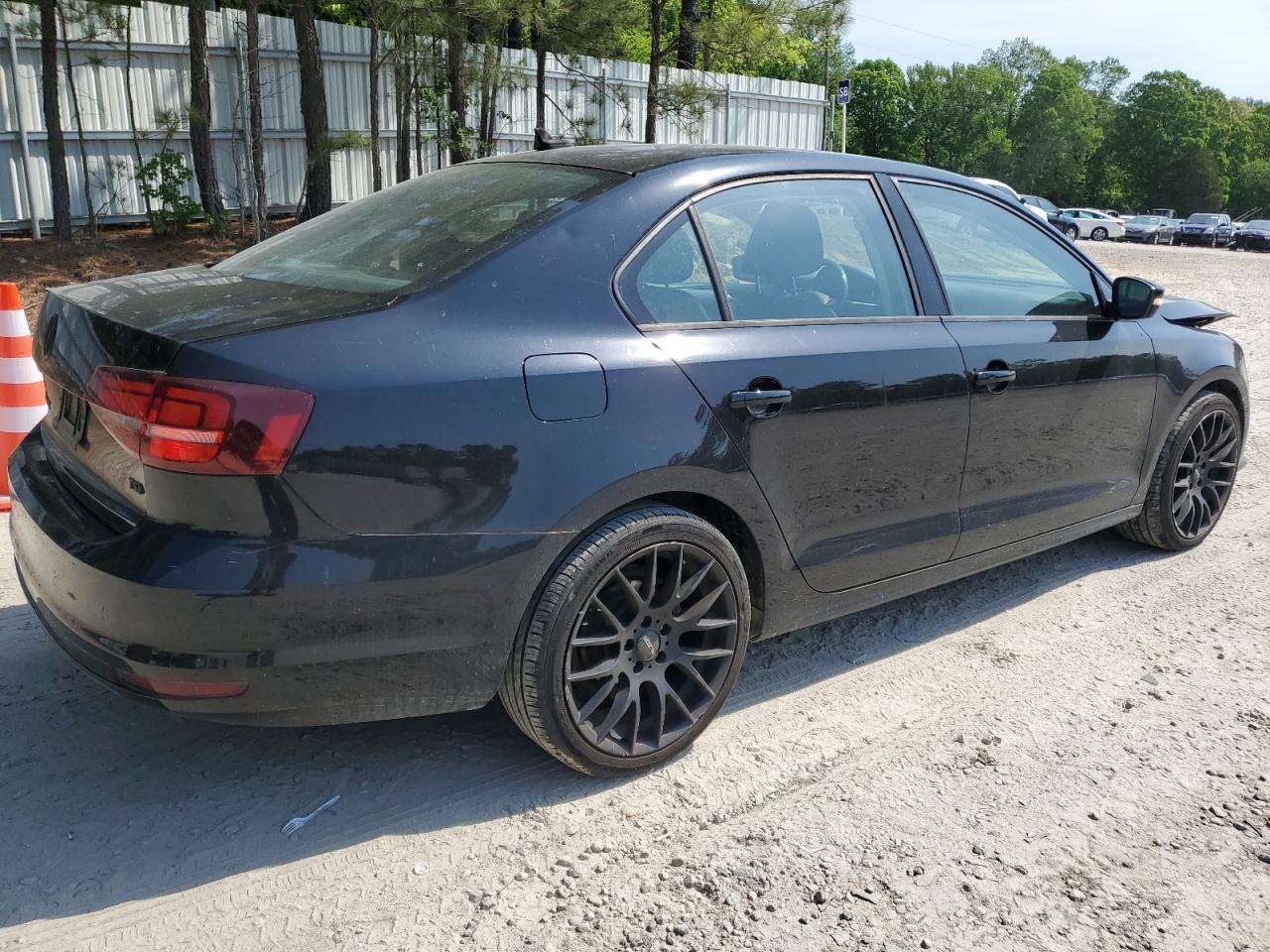 2017 VOLKSWAGEN JETTA SE - Image 3