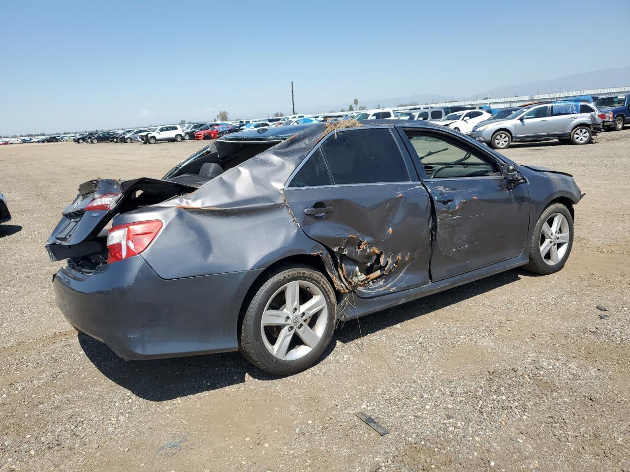 2014 TOYOTA CAMRY L - Image 3