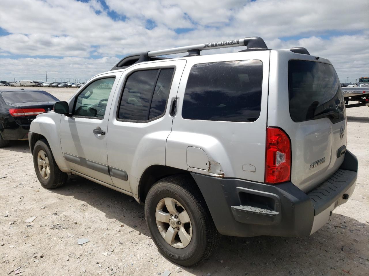 2013 NISSAN XTERRA X - Фото 2