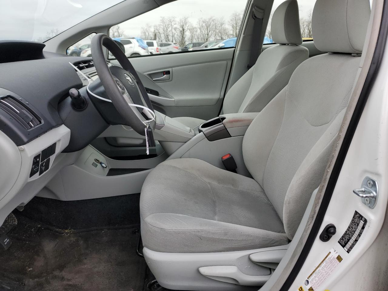 2015 TOYOTA PRIUS - Image 7