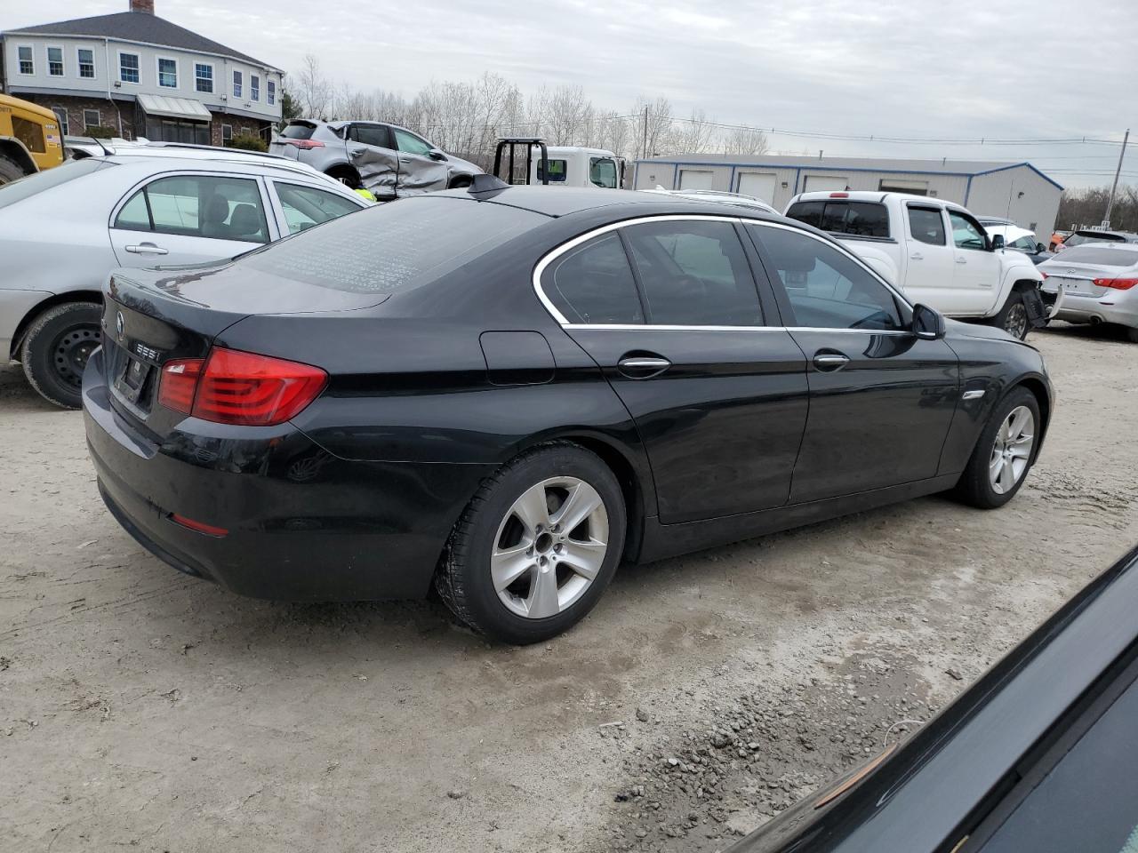 2013 BMW 528 XI - Image 3
