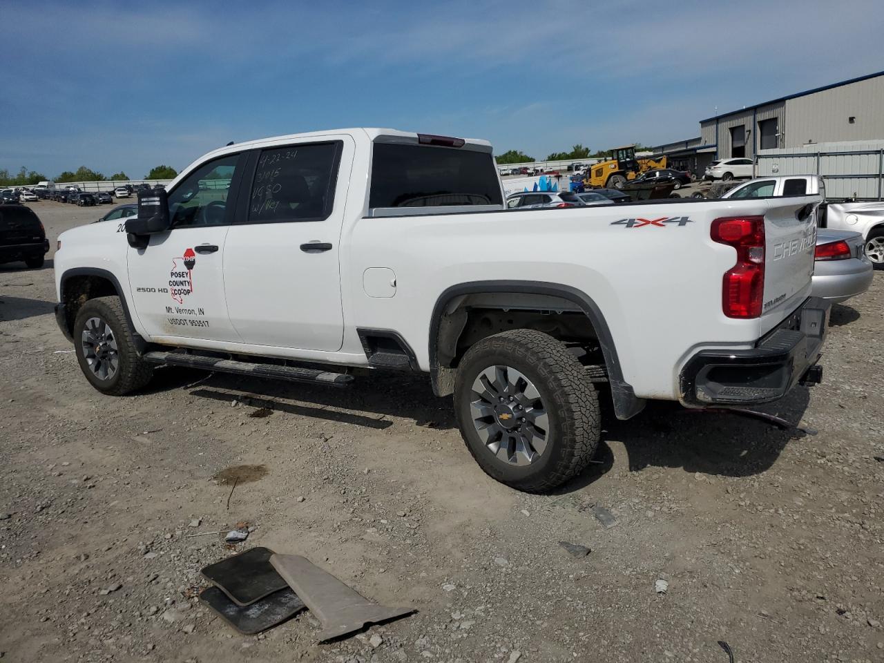 2024 CHEVROLET SILVERADO - Image 2