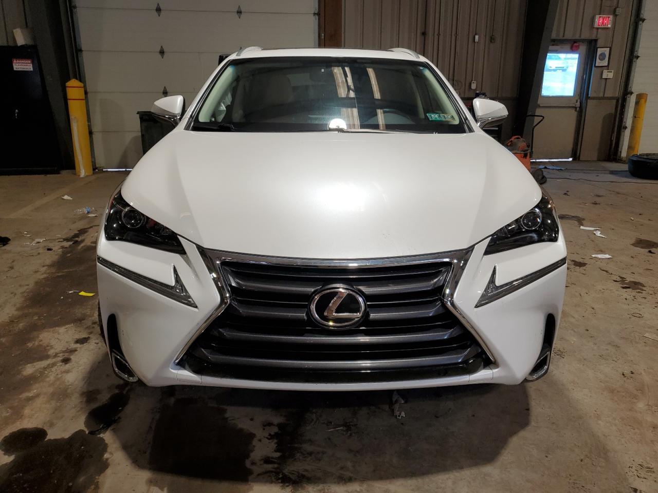 2017 LEXUS NX 200T BA - Фото 5