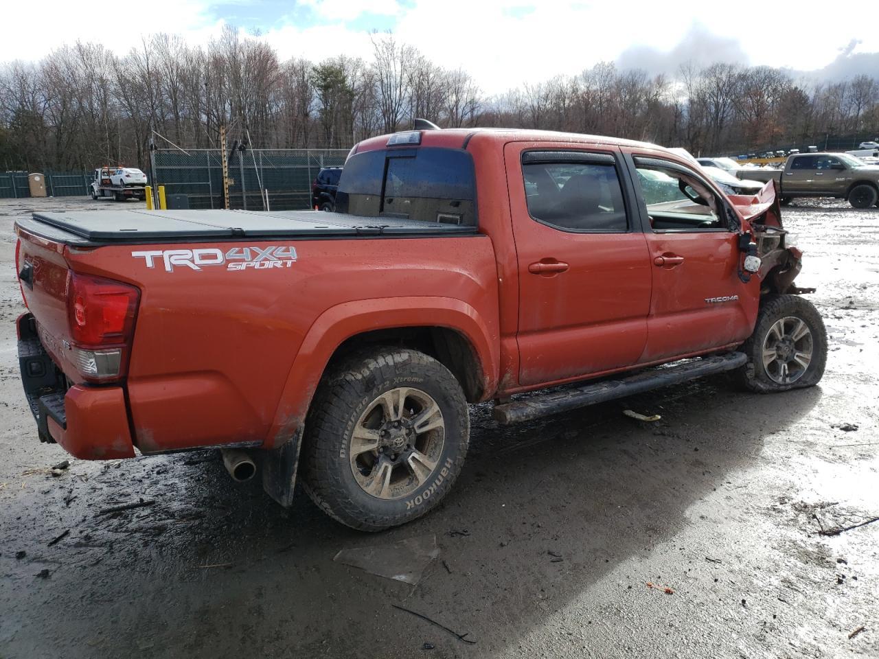 2017 TOYOTA TACOMA DOU - Фото 3
