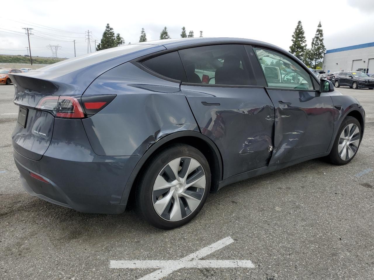 2023 TESLA MODEL Y - Фото 3