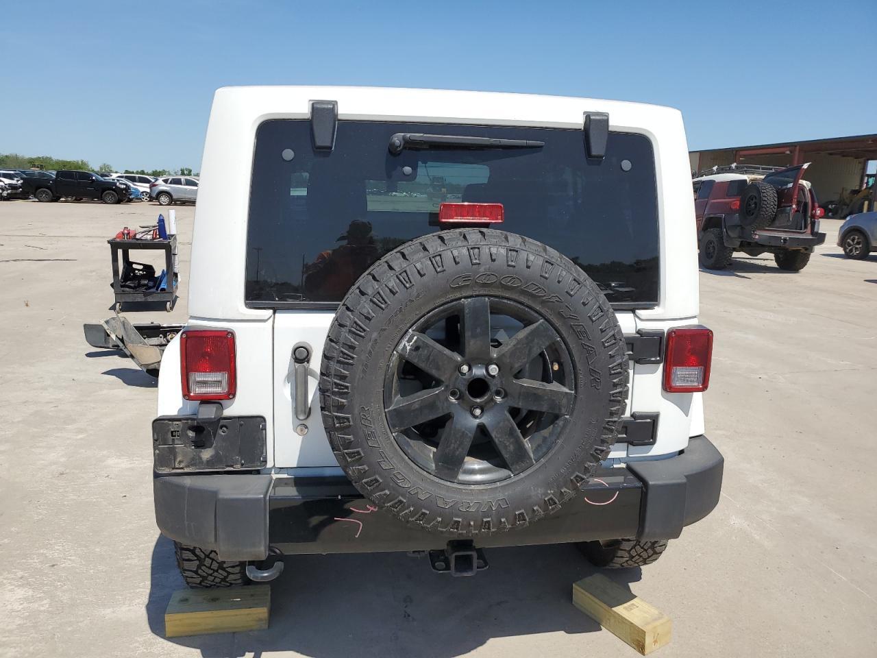 2014 JEEP WRANGLER U - Image 6