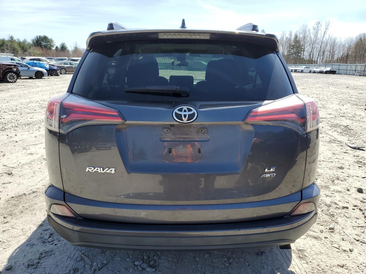 2017 TOYOTA RAV4 LE - Фото 6