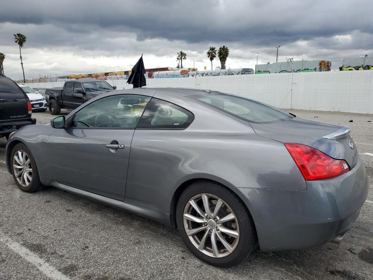 2011 INFINITI G37 BASE - Фото 2
