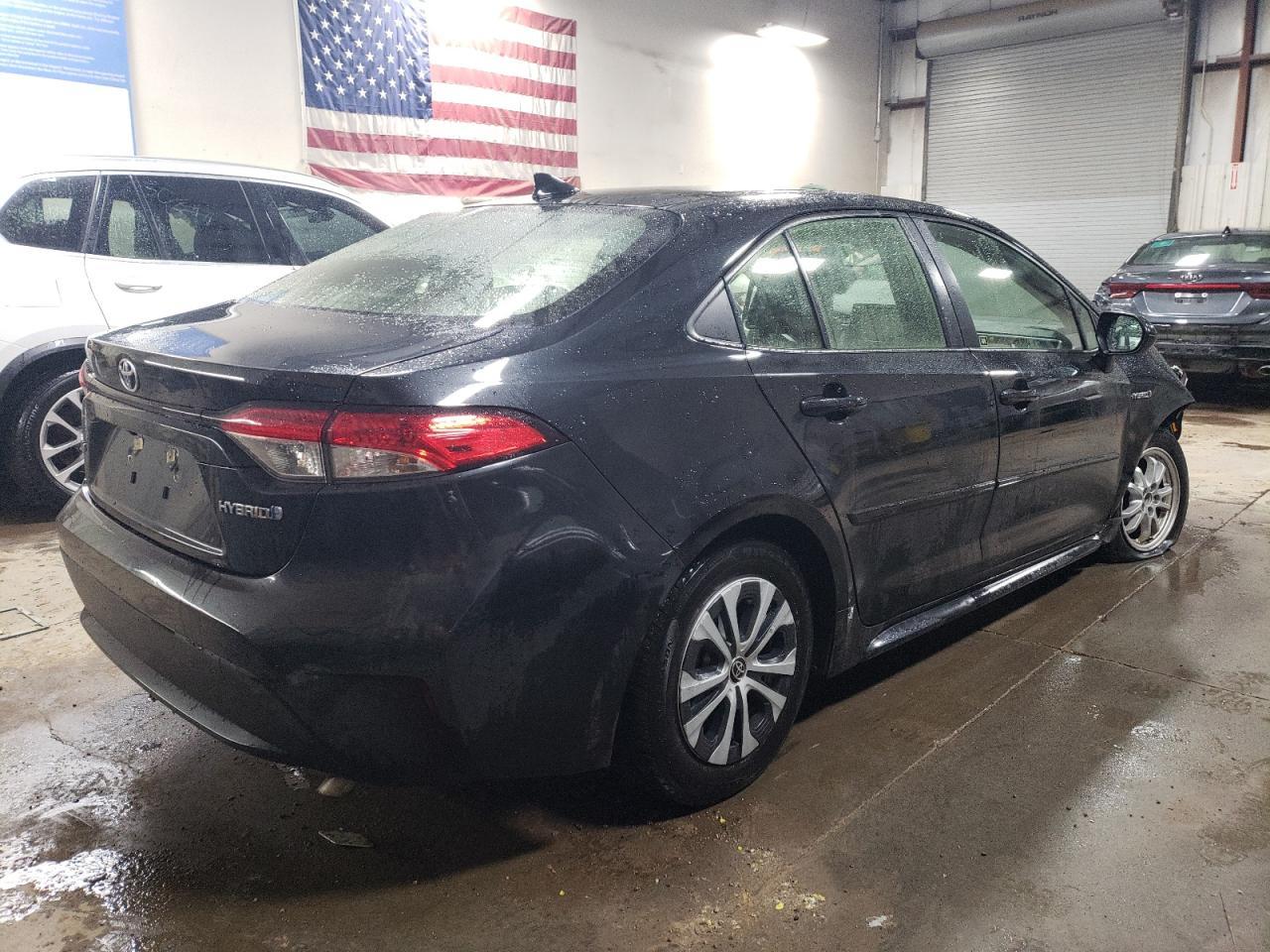 2020 TOYOTA COROLLA LE - Фото 3