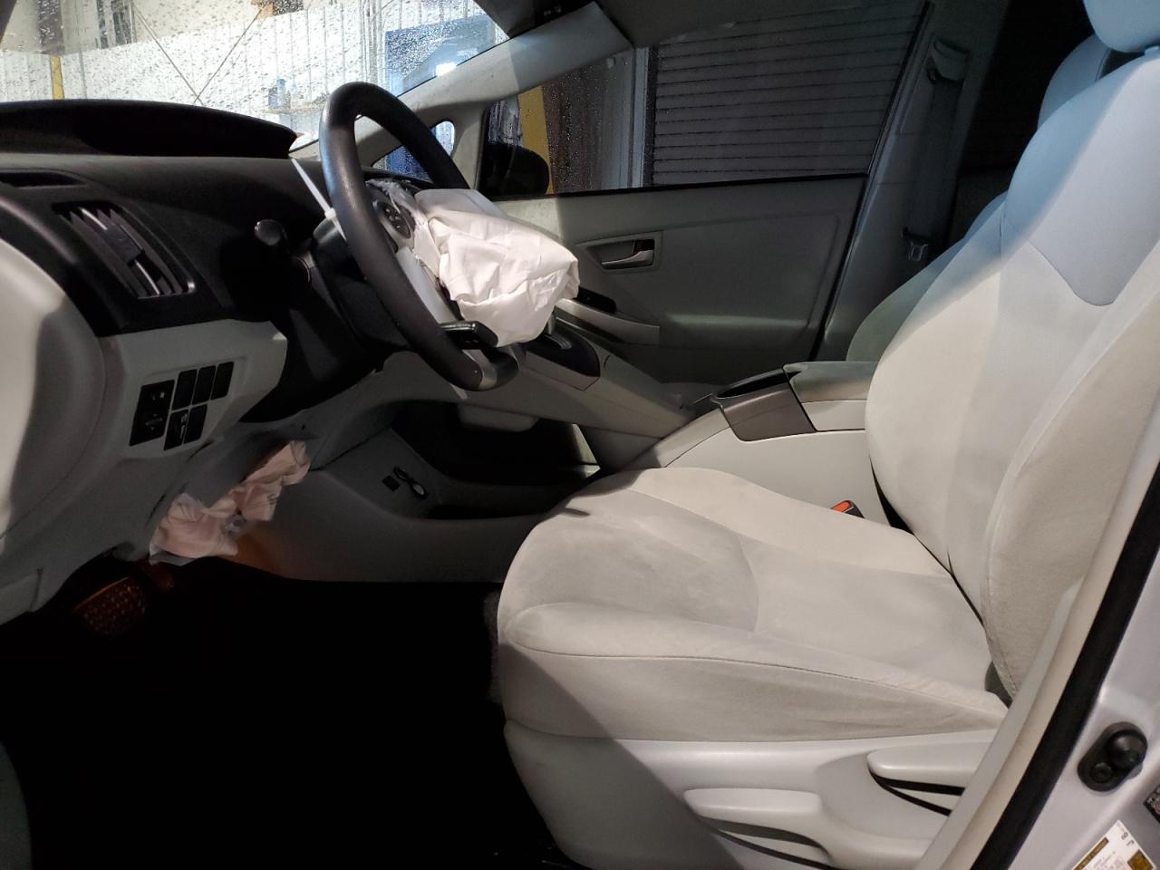 2015 TOYOTA PRIUS - Фото 7