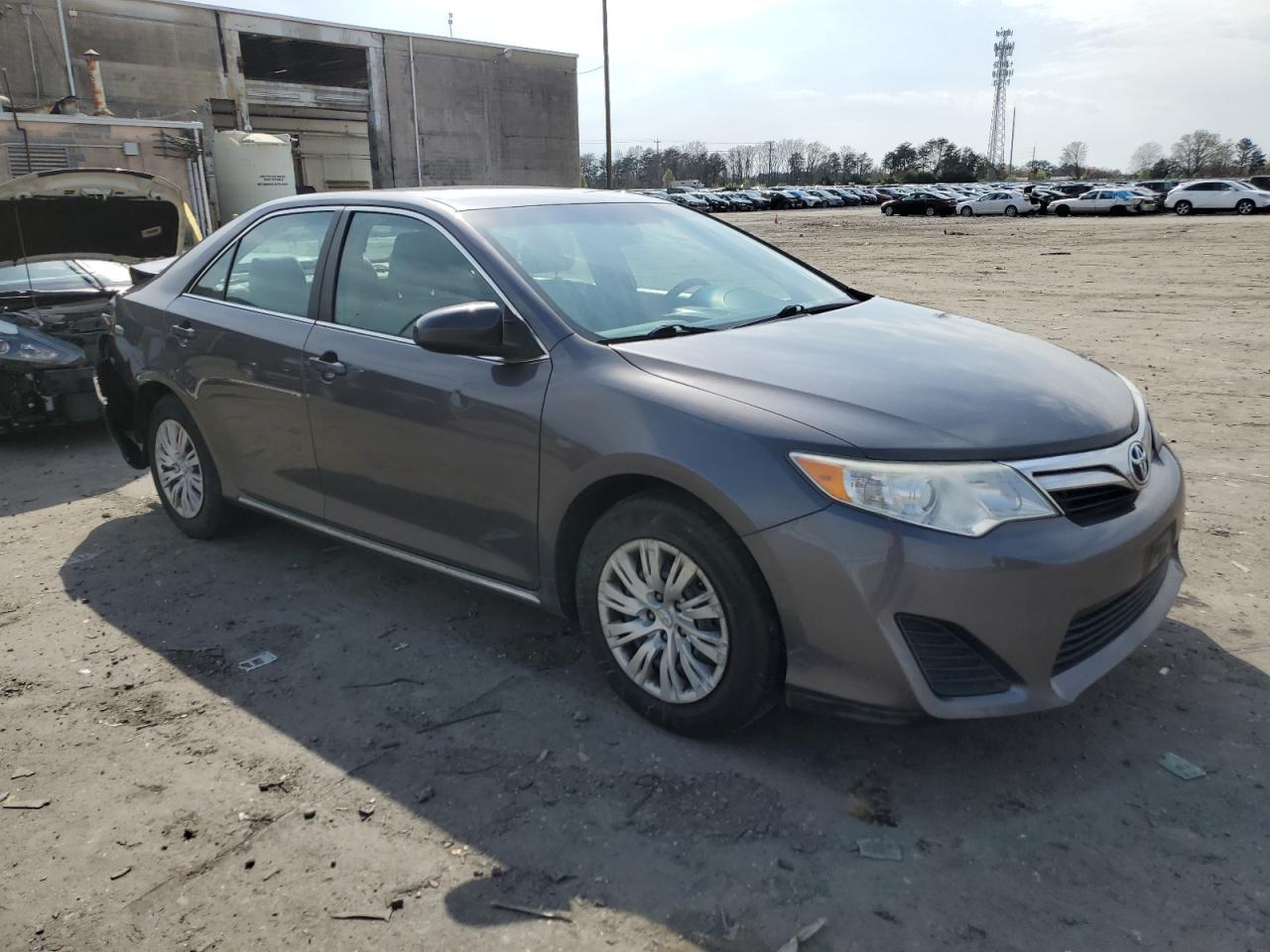 2014 TOYOTA CAMRY L - Image 4