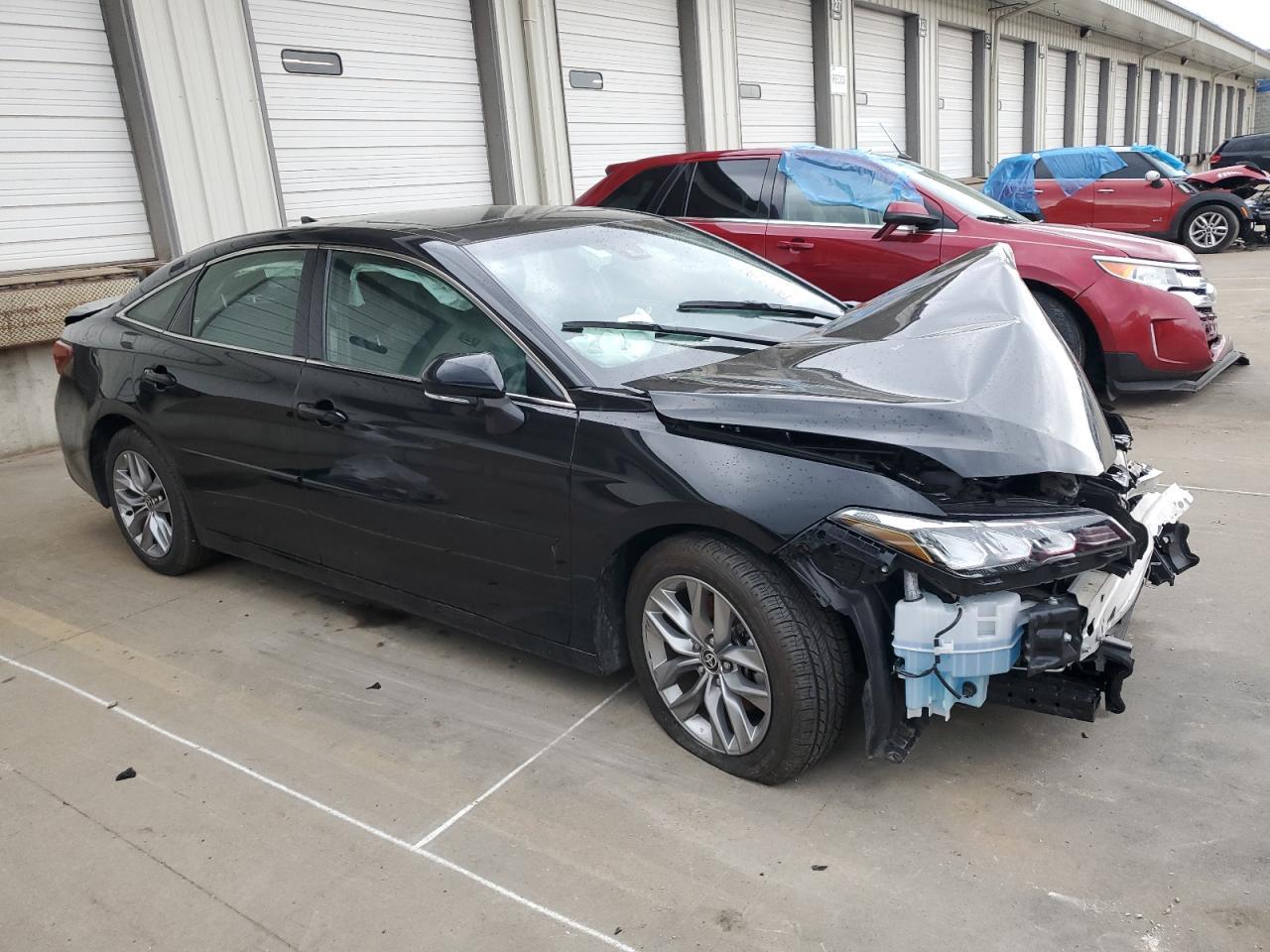 2022 TOYOTA AVALON XLE - Image 4