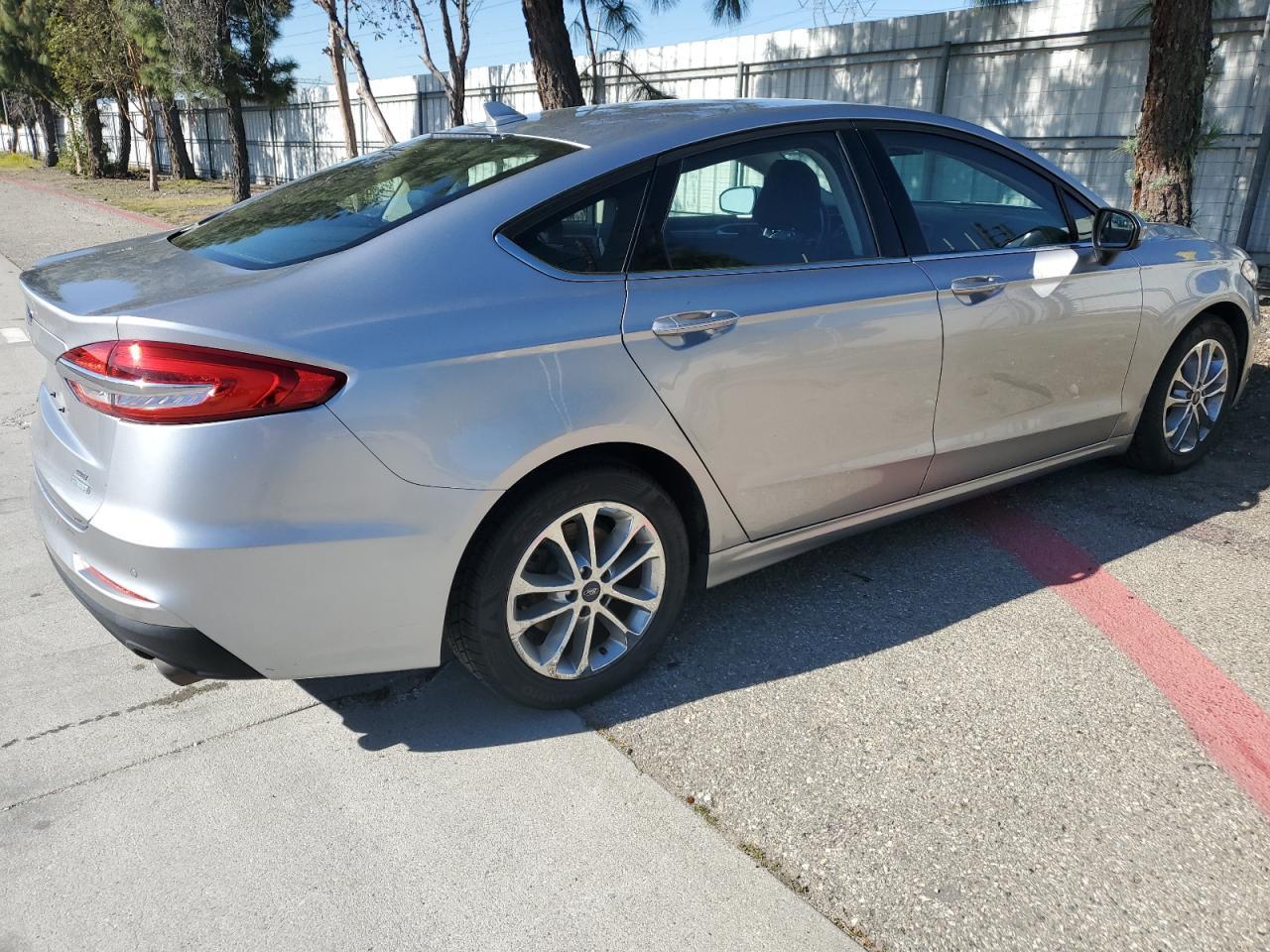 2020 FORD FUSION SE - Фото 3