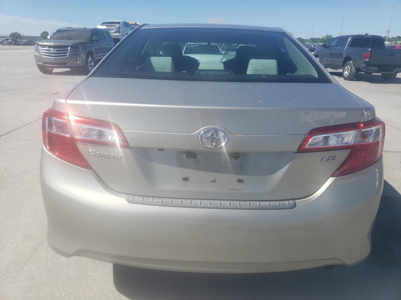 2014 TOYOTA CAMRY L - Image 6