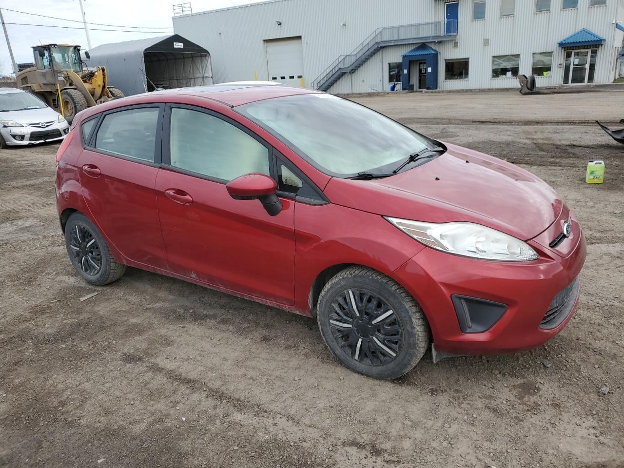 2013 FORD FIESTA SE - Фото 4