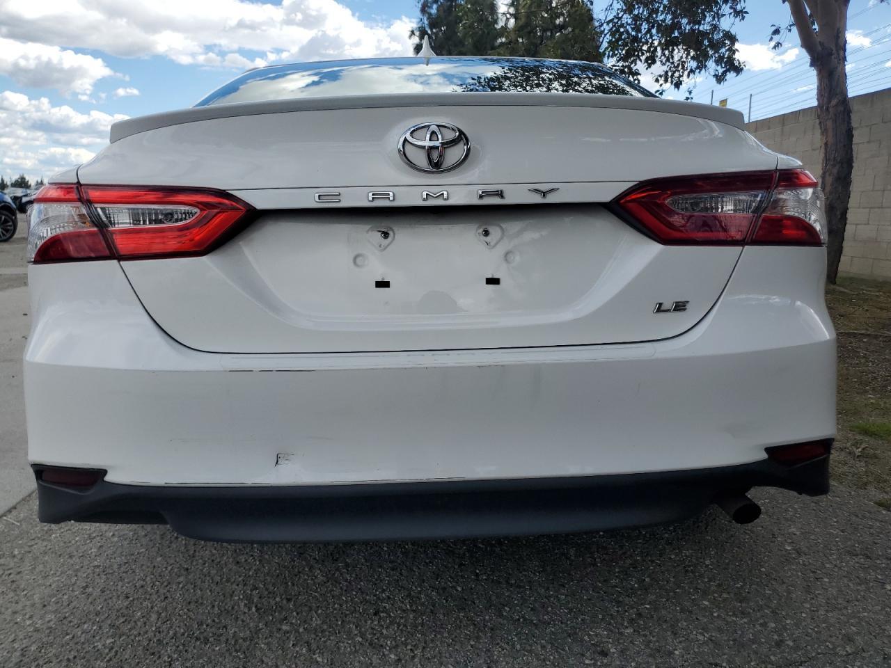 2020 TOYOTA CAMRY LE - Фото 6