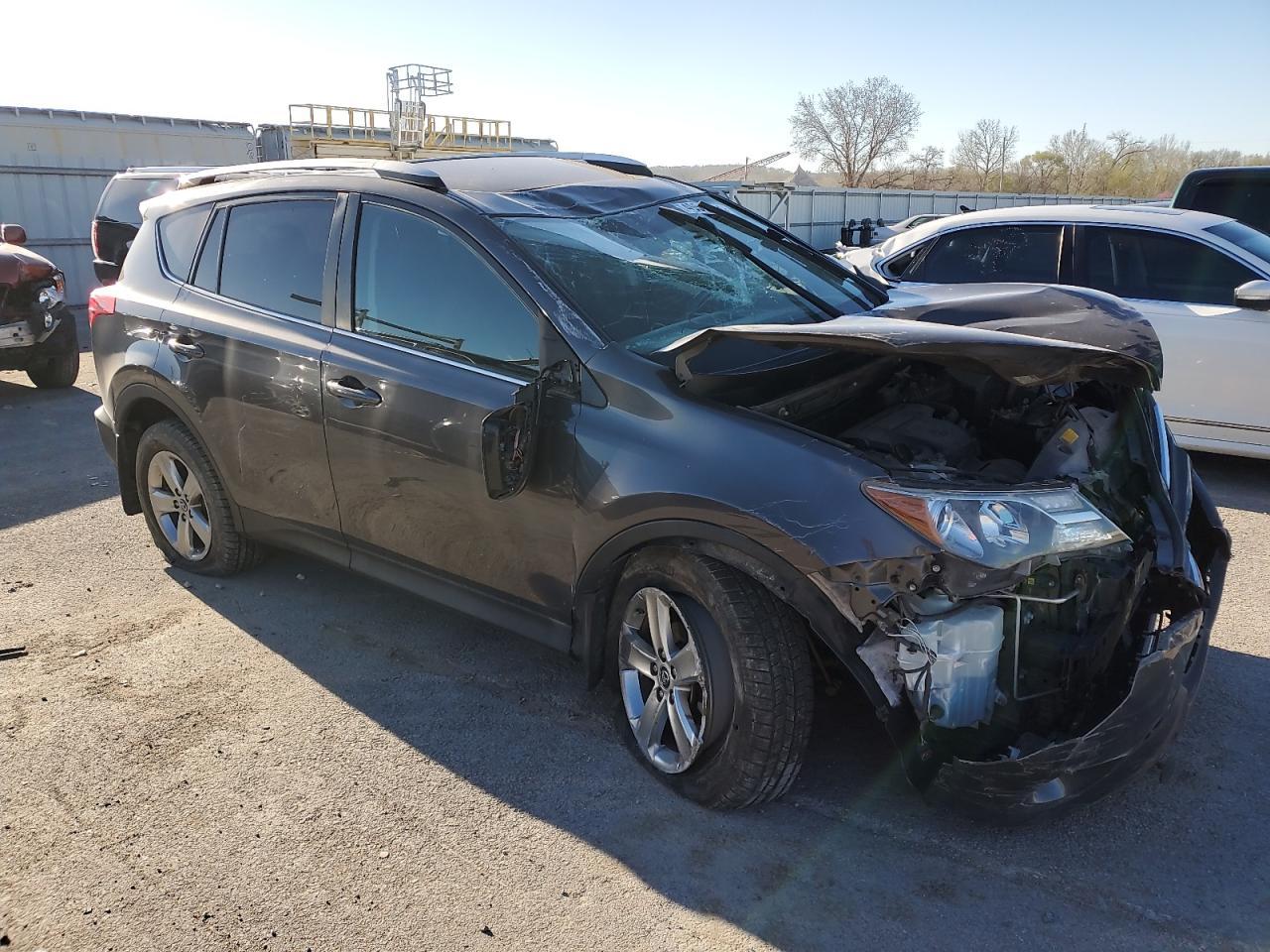 2015 TOYOTA RAV4 XLE - Фото 4