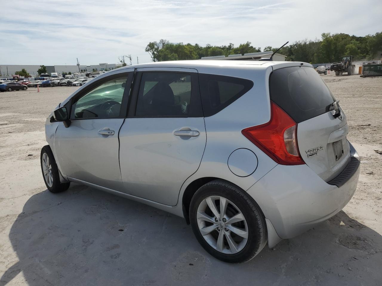 2015 NISSAN VERSA NOTE - Фото 2