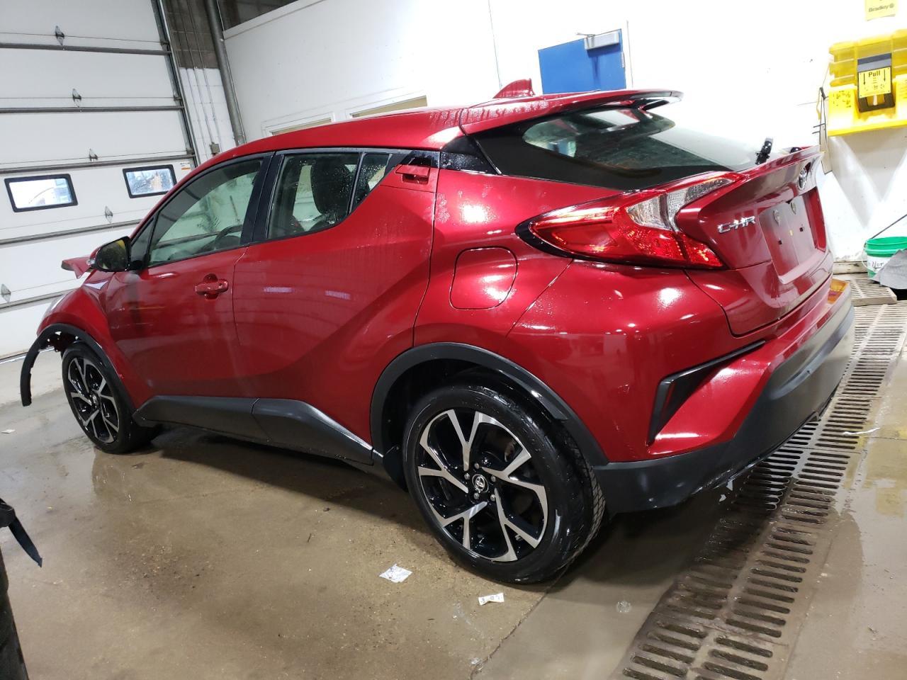 2019 TOYOTA C-HR XLE - Фото 2