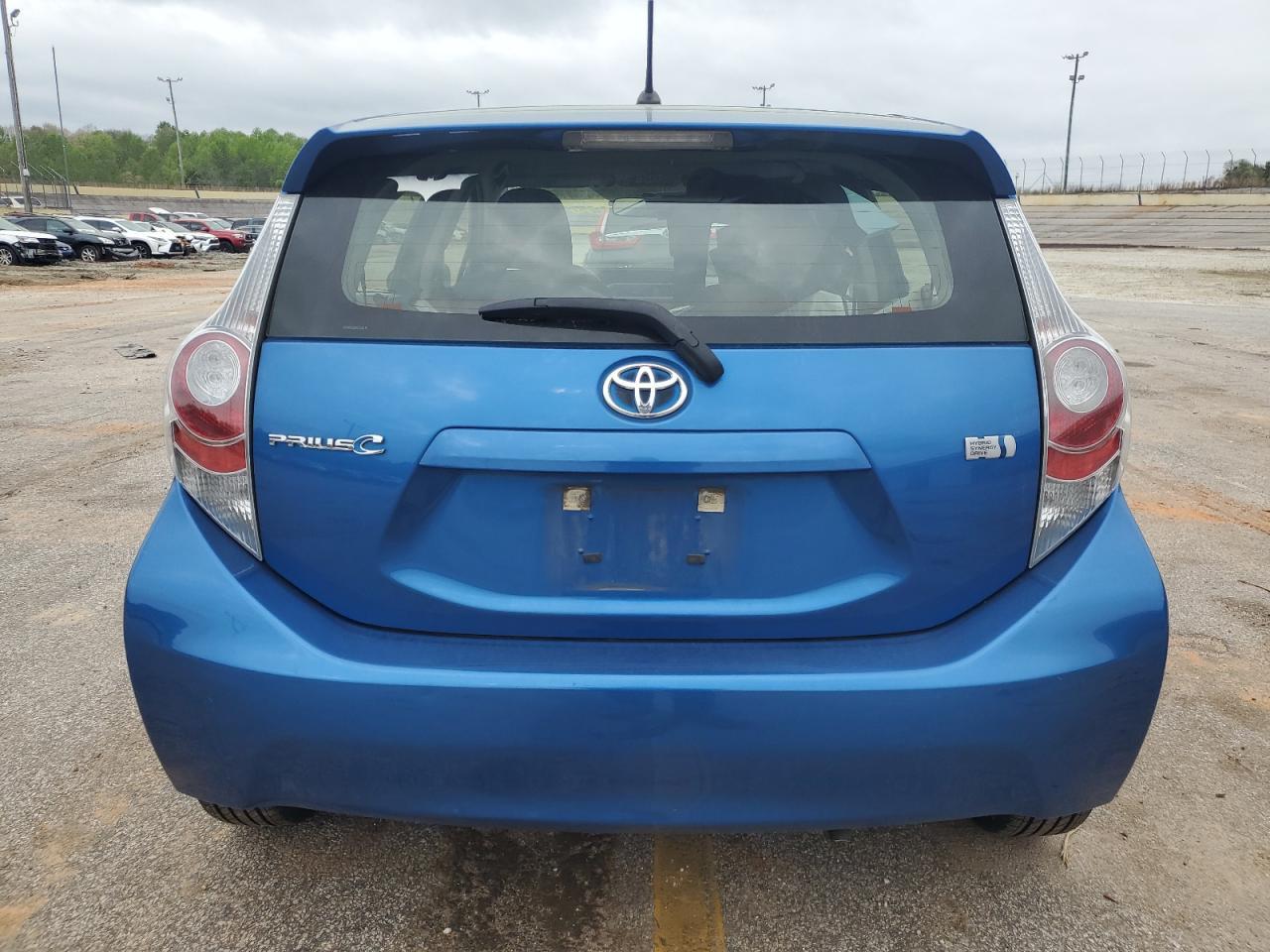 2013 TOYOTA PRIUS C - Image 6