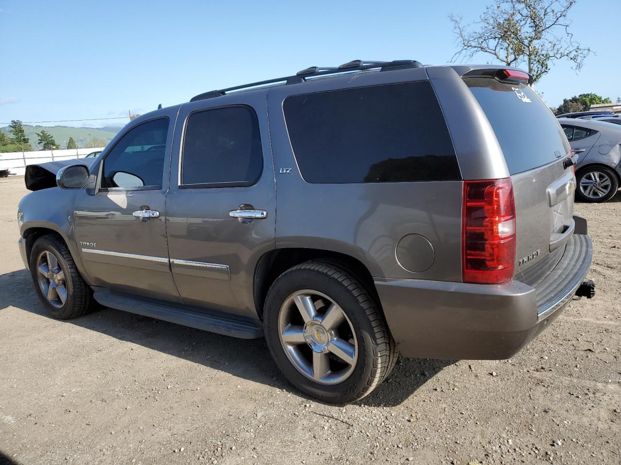 2011 CHEVROLET TAHOE K150 - Фото 2