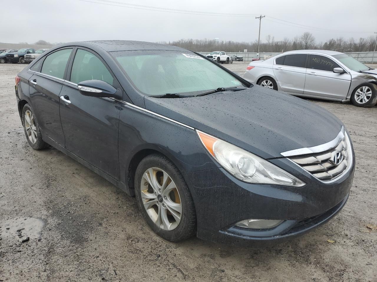 2011 HYUNDAI SONATA SE - Image 4