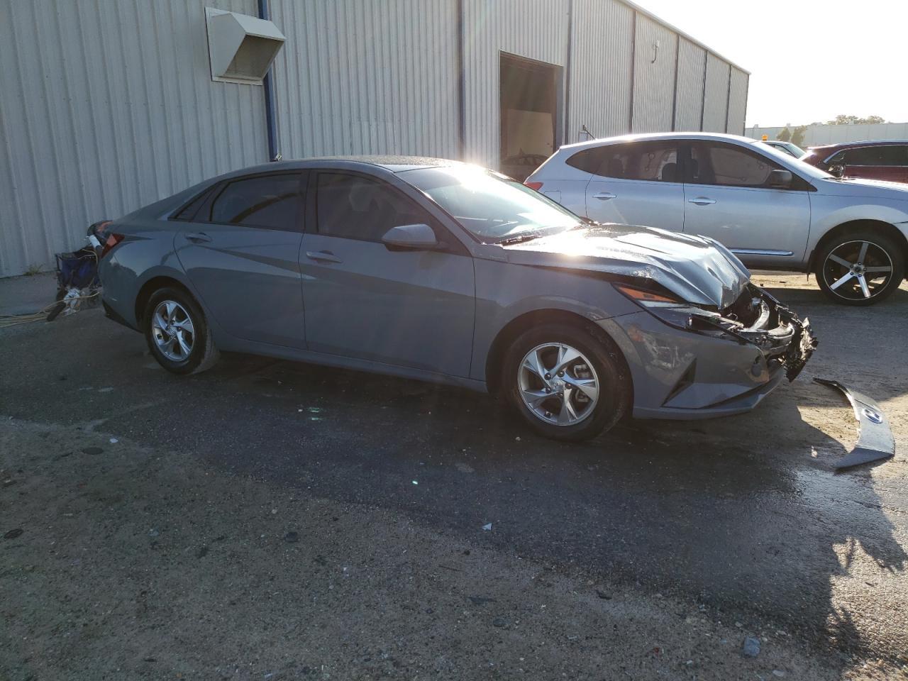 2023 HYUNDAI ELANTRA SE - Фото 4