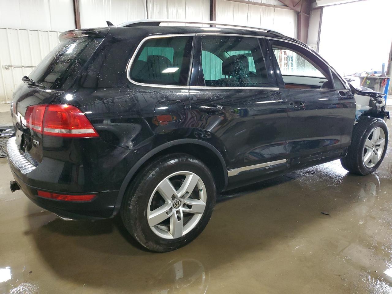 2014 VOLKSWAGEN TOUAREG V6 - Image 3
