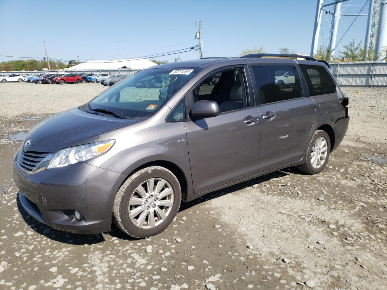 2017 TOYOTA SIENNA XLE car image